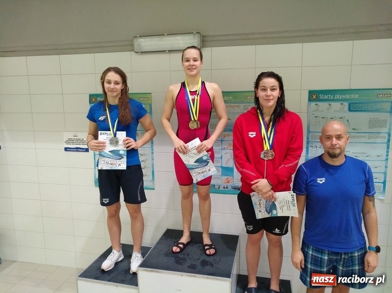 Zdjęcie w galerii na portalu naszraciborz.pl: Pływanie. 75 medali pływaków na Mistrzostwach Śląska wiadomości z regionu