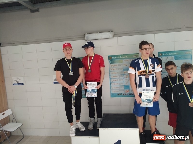 Zdjęcie w galerii na portalu naszraciborz.pl: Pływanie. 75 medali pływaków na Mistrzostwach Śląska wiadomości z regionu