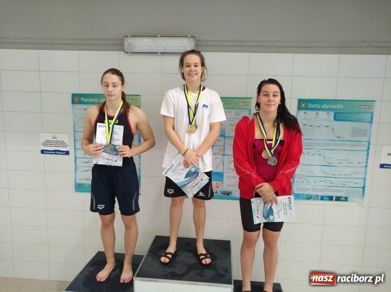 Zdjęcie w galerii na portalu naszraciborz.pl: Pływanie. 75 medali pływaków na Mistrzostwach Śląska wiadomości z regionu