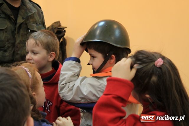 Zdjęcie w galerii na portalu naszraciborz.pl: Najmłodsi świętowali u pograniczników wiadomości z regionu