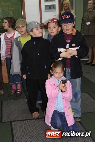 Zdjęcie w galerii na portalu naszraciborz.pl: Najmłodsi świętowali u pograniczników wiadomości z regionu