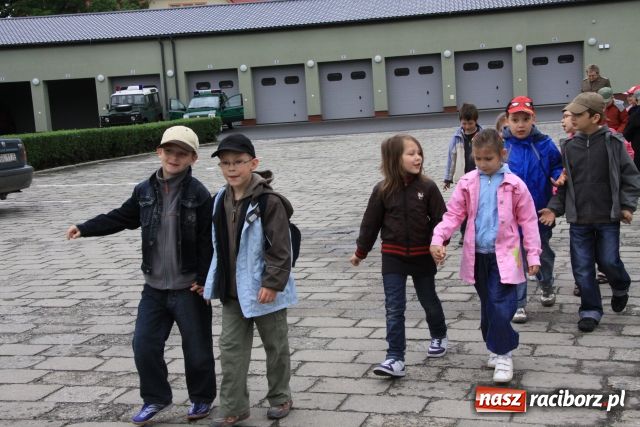 Zdjęcie w galerii na portalu naszraciborz.pl: Najmłodsi świętowali u pograniczników wiadomości z regionu