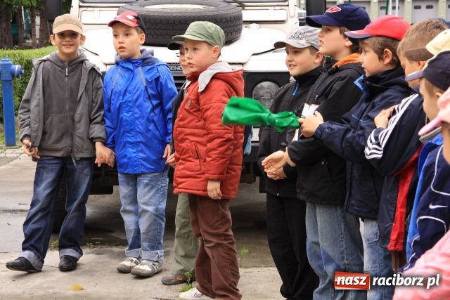 Zdjęcie w galerii na portalu naszraciborz.pl: Najmłodsi świętowali u pograniczników wiadomości z regionu