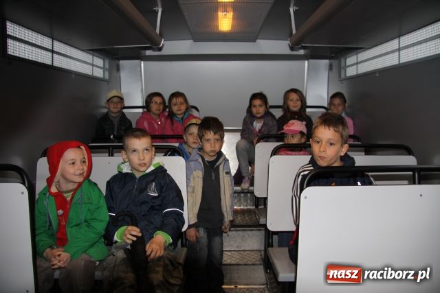 Zdjęcie w galerii na portalu naszraciborz.pl: Najmłodsi świętowali u pograniczników wiadomości z regionu