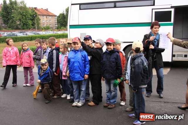 Zdjęcie w galerii na portalu naszraciborz.pl: Najmłodsi świętowali u pograniczników wiadomości z regionu