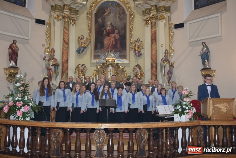 Zdjęcie w galerii na portalu naszraciborz.pl: VIII Przegląd Chórów Pogranicza w Krzyżanowicach za nami wiadomości z regionu