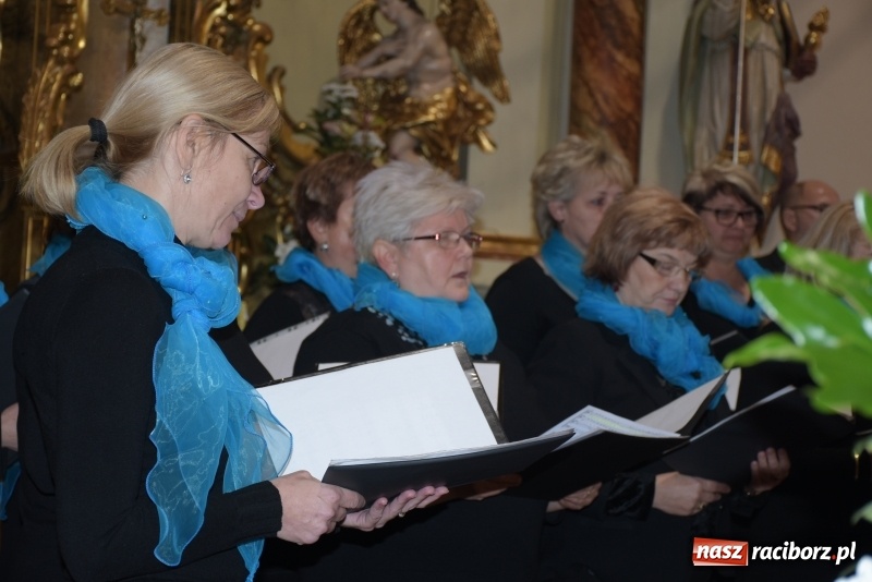 Zdjęcie w galerii na portalu naszraciborz.pl: VIII Przegląd Chórów Pogranicza w Krzyżanowicach za nami wiadomości z regionu