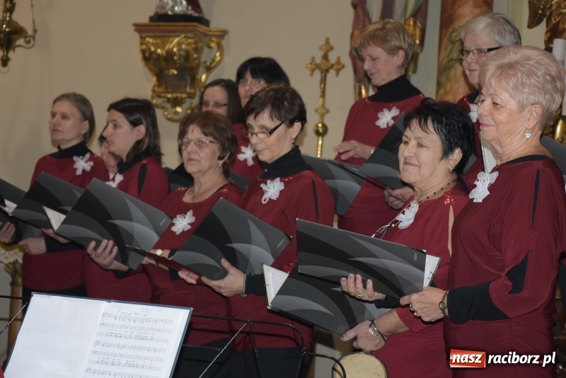Zdjęcie w galerii na portalu naszraciborz.pl: VIII Przegląd Chórów Pogranicza w Krzyżanowicach za nami wiadomości z regionu