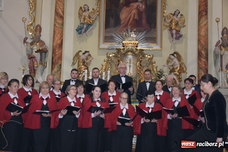 Zdjęcie w galerii na portalu naszraciborz.pl: VIII Przegląd Chórów Pogranicza w Krzyżanowicach za nami wiadomości z regionu