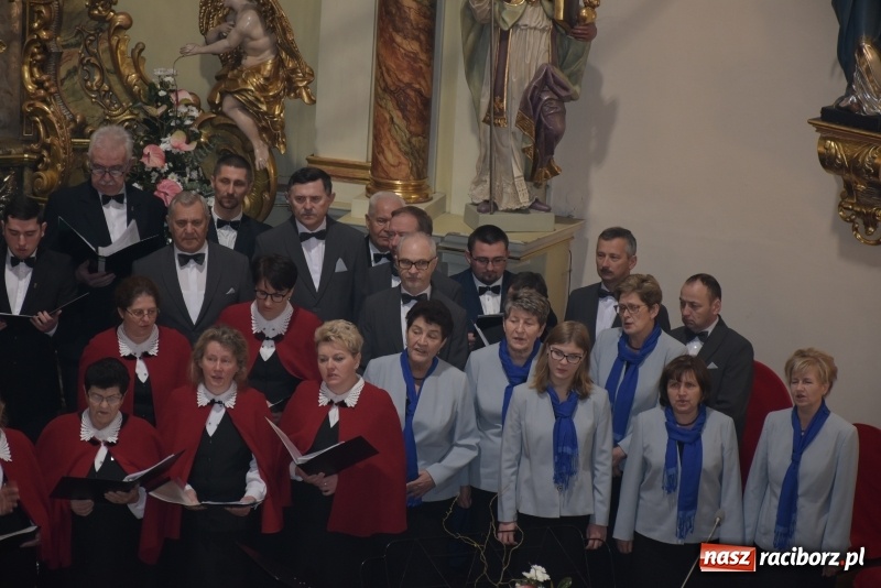 Zdjęcie w galerii na portalu naszraciborz.pl: VIII Przegląd Chórów Pogranicza w Krzyżanowicach za nami wiadomości z regionu