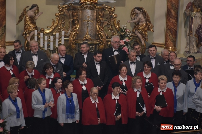 Zdjęcie w galerii na portalu naszraciborz.pl: VIII Przegląd Chórów Pogranicza w Krzyżanowicach za nami wiadomości z regionu