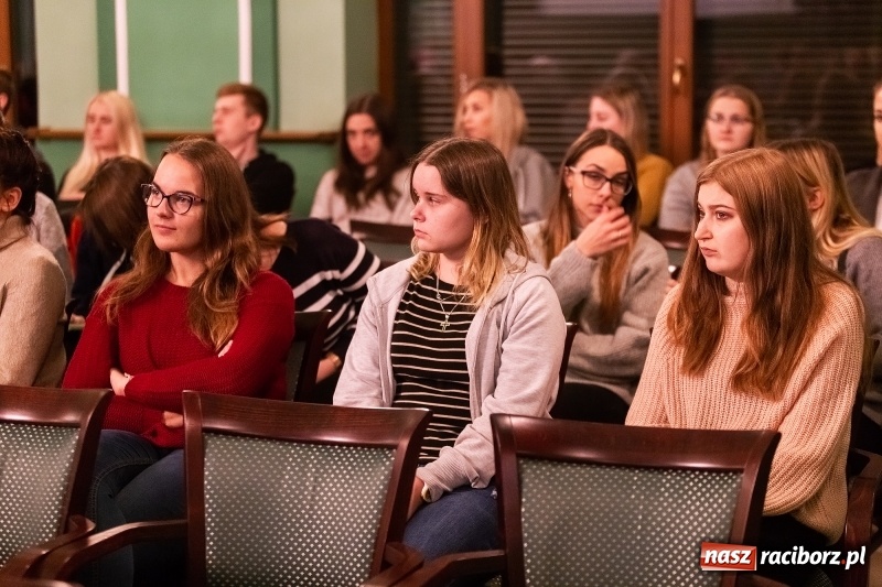 Zdjęcie w galerii na portalu naszraciborz.pl: W Raciborzu dyskutowano o konstytucji dla nauki  wiadomości z regionu