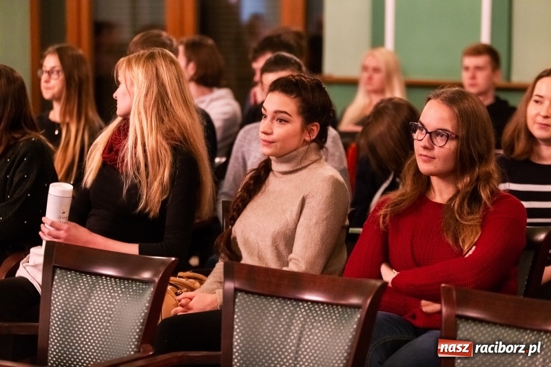 Zdjęcie w galerii na portalu naszraciborz.pl: W Raciborzu dyskutowano o konstytucji dla nauki  wiadomości z regionu