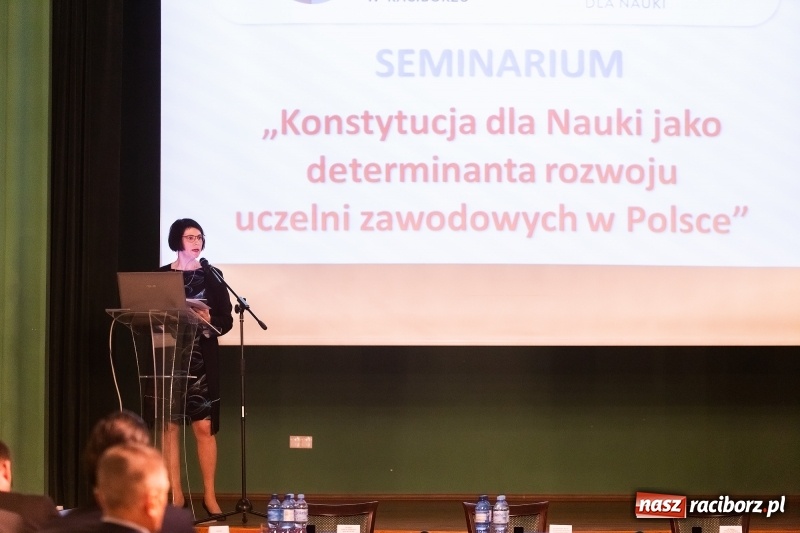 Zdjęcie w galerii na portalu naszraciborz.pl: W Raciborzu dyskutowano o konstytucji dla nauki  wiadomości z regionu