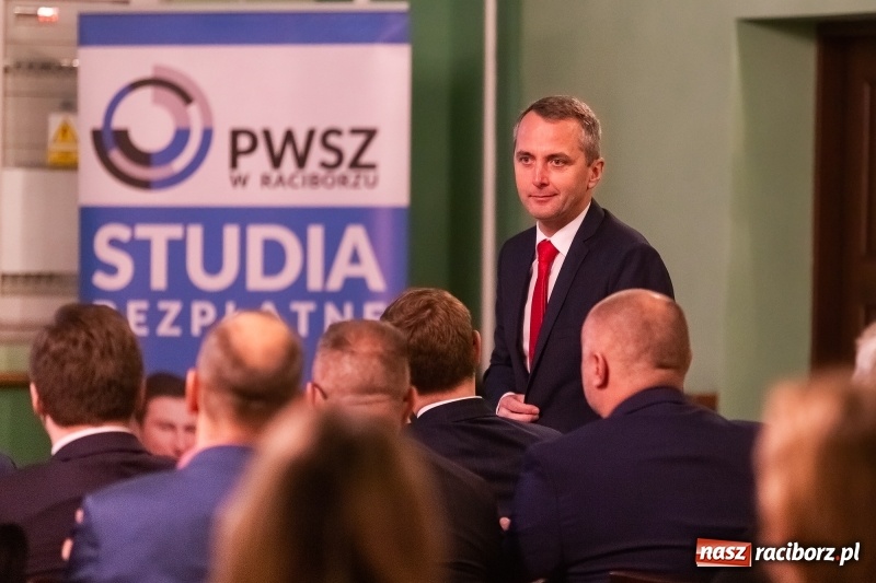 Zdjęcie w galerii na portalu naszraciborz.pl: W Raciborzu dyskutowano o konstytucji dla nauki  wiadomości z regionu