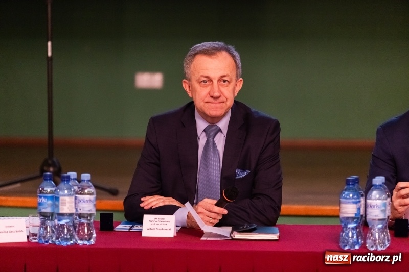 Zdjęcie w galerii na portalu naszraciborz.pl: W Raciborzu dyskutowano o konstytucji dla nauki  wiadomości z regionu