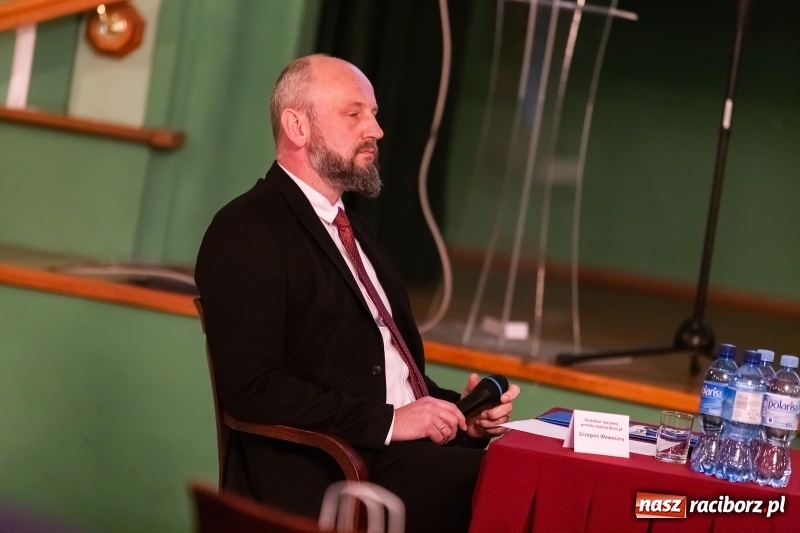 Zdjęcie w galerii na portalu naszraciborz.pl: W Raciborzu dyskutowano o konstytucji dla nauki  wiadomości z regionu