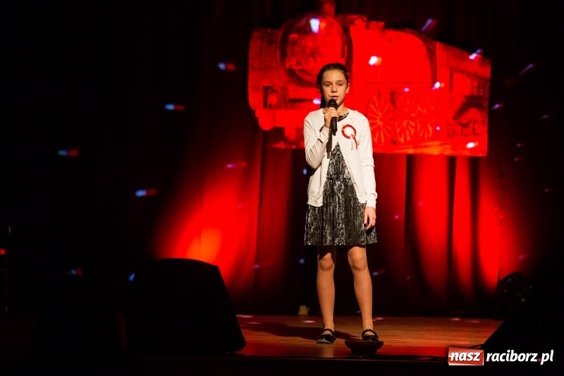 Zdjęcie w galerii na portalu naszraciborz.pl: Droga ku wolności. Przedstawienie teatralne w MDK wiadomości z regionu