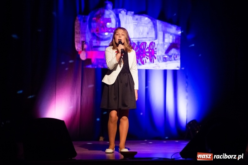 Zdjęcie w galerii na portalu naszraciborz.pl: Droga ku wolności. Przedstawienie teatralne w MDK wiadomości z regionu