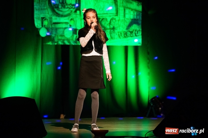 Zdjęcie w galerii na portalu naszraciborz.pl: Droga ku wolności. Przedstawienie teatralne w MDK wiadomości z regionu