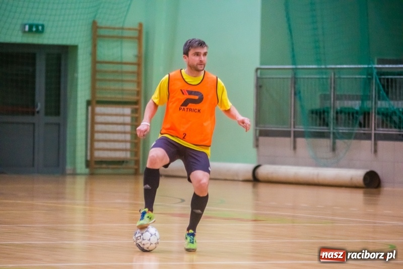 Zdjęcie w galerii na portalu naszraciborz.pl: Poniedziałek z HLPN. Drugi weekend rozgrywek futsalu za nami wiadomości z regionu