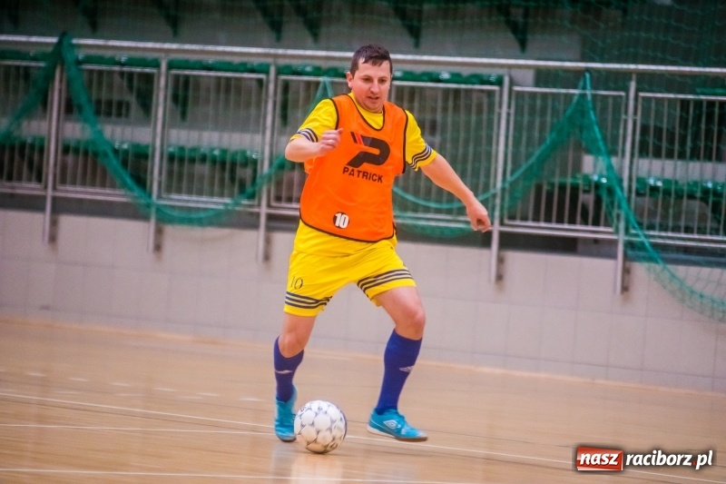 Zdjęcie w galerii na portalu naszraciborz.pl: Poniedziałek z HLPN. Drugi weekend rozgrywek futsalu za nami wiadomości z regionu