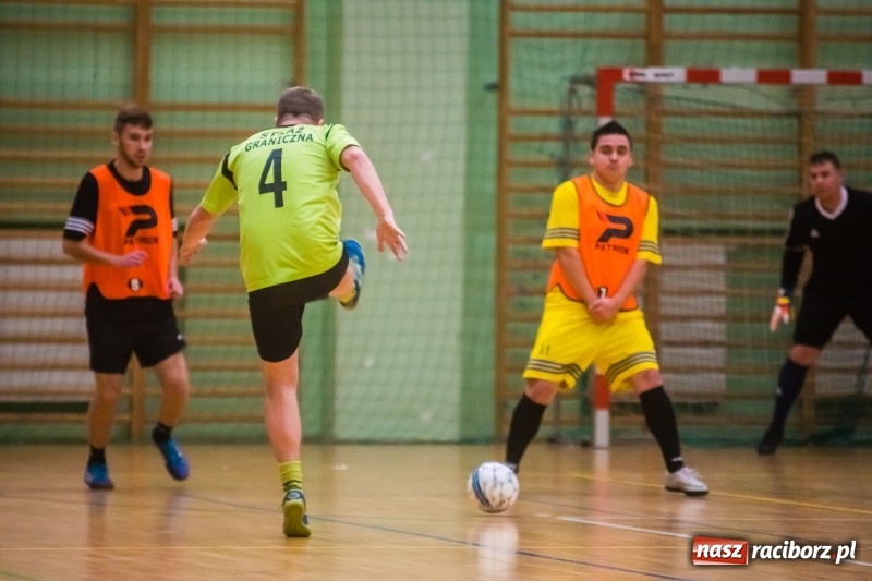 Zdjęcie w galerii na portalu naszraciborz.pl: Poniedziałek z HLPN. Drugi weekend rozgrywek futsalu za nami wiadomości z regionu