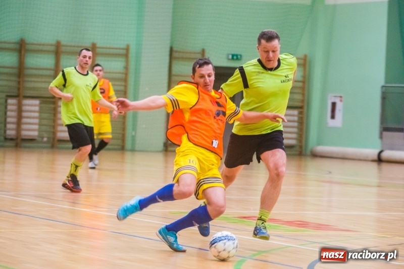 Zdjęcie w galerii na portalu naszraciborz.pl: Poniedziałek z HLPN. Drugi weekend rozgrywek futsalu za nami wiadomości z regionu