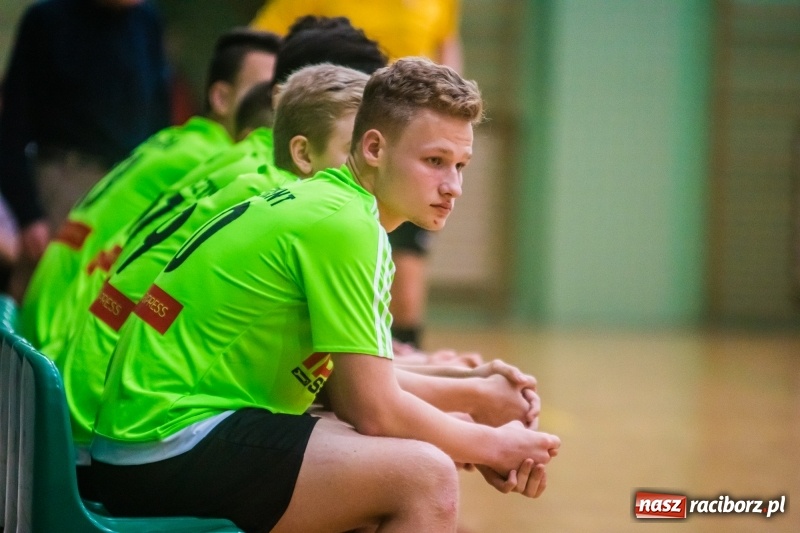 Zdjęcie w galerii na portalu naszraciborz.pl: Poniedziałek z HLPN. Drugi weekend rozgrywek futsalu za nami wiadomości z regionu