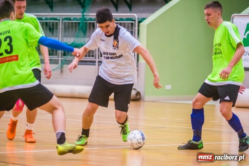 Zdjęcie w galerii na portalu naszraciborz.pl: Poniedziałek z HLPN. Drugi weekend rozgrywek futsalu za nami wiadomości z regionu