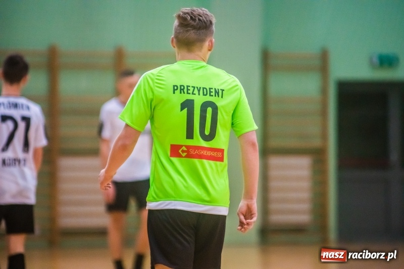 Zdjęcie w galerii na portalu naszraciborz.pl: Poniedziałek z HLPN. Drugi weekend rozgrywek futsalu za nami wiadomości z regionu