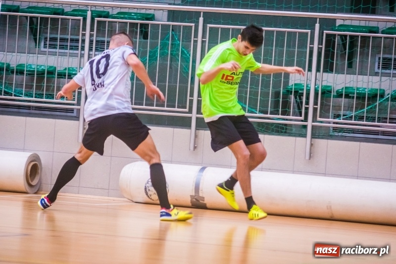 Zdjęcie w galerii na portalu naszraciborz.pl: Poniedziałek z HLPN. Drugi weekend rozgrywek futsalu za nami wiadomości z regionu