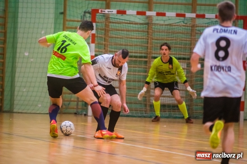 Zdjęcie w galerii na portalu naszraciborz.pl: Poniedziałek z HLPN. Drugi weekend rozgrywek futsalu za nami wiadomości z regionu