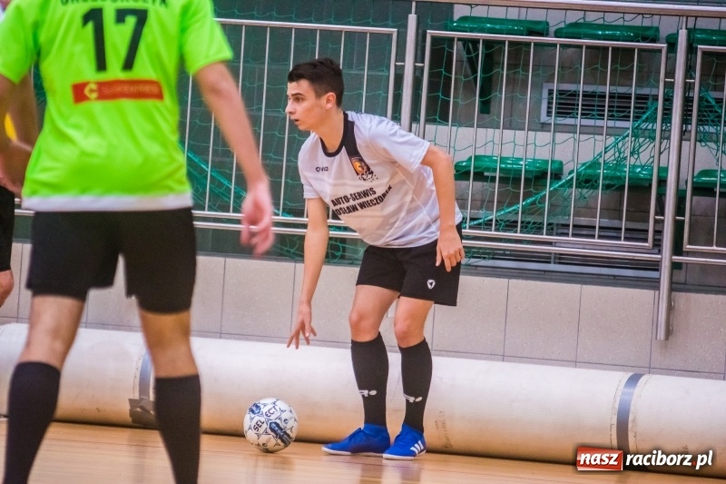 Zdjęcie w galerii na portalu naszraciborz.pl: Poniedziałek z HLPN. Drugi weekend rozgrywek futsalu za nami wiadomości z regionu
