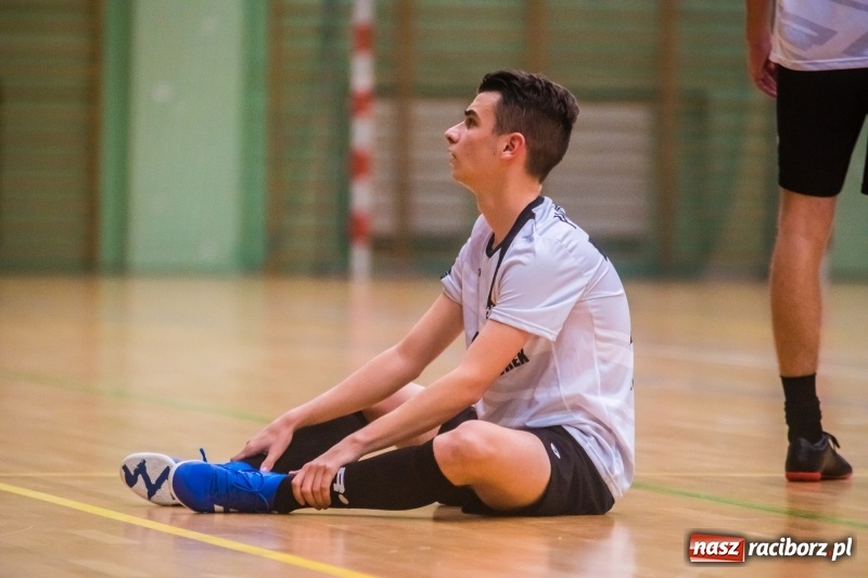 Zdjęcie w galerii na portalu naszraciborz.pl: Poniedziałek z HLPN. Drugi weekend rozgrywek futsalu za nami wiadomości z regionu