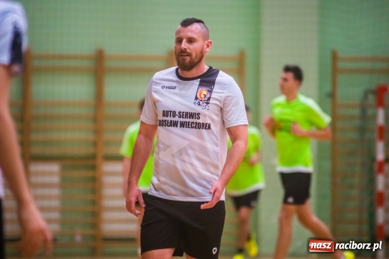 Zdjęcie w galerii na portalu naszraciborz.pl: Poniedziałek z HLPN. Drugi weekend rozgrywek futsalu za nami wiadomości z regionu