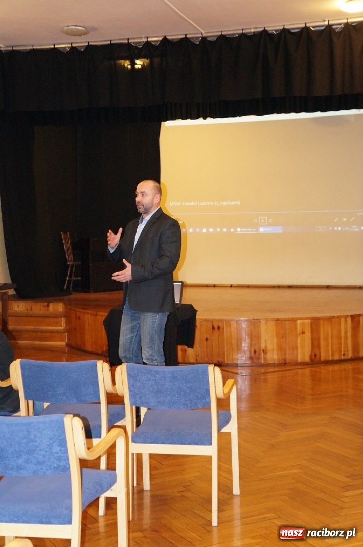 Zdjęcie w galerii na portalu naszraciborz.pl: Seminarium z samoobrony w RCK wiadomości z regionu