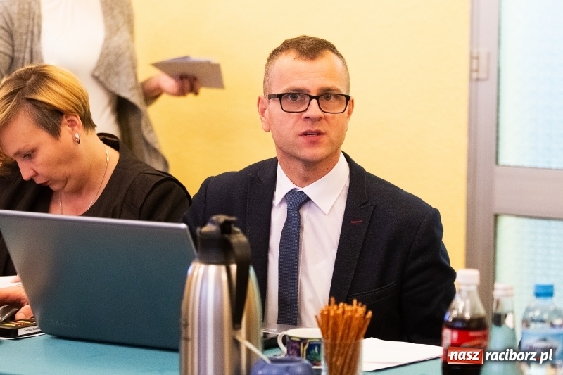Zdjęcie w galerii na portalu naszraciborz.pl: Nowa Rada Miejska Krzanowic już pracuje wiadomości z regionu