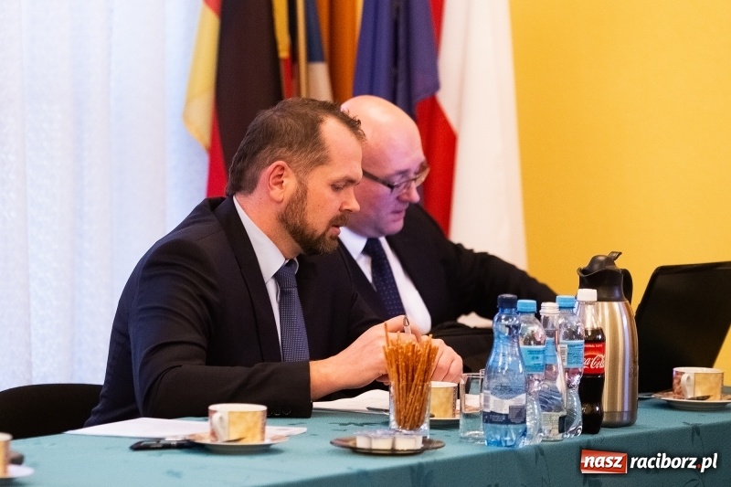 Zdjęcie w galerii na portalu naszraciborz.pl: Nowa Rada Miejska Krzanowic już pracuje wiadomości z regionu