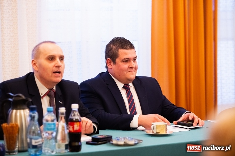 Zdjęcie w galerii na portalu naszraciborz.pl: Nowa Rada Miejska Krzanowic już pracuje wiadomości z regionu