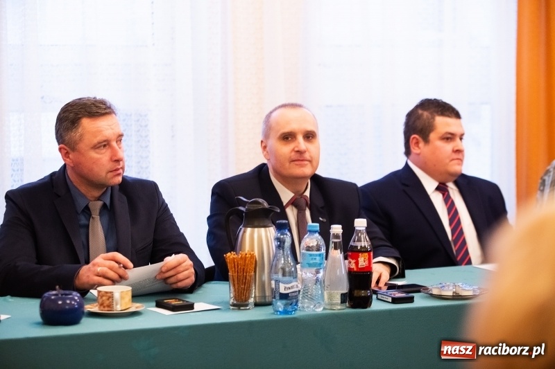 Zdjęcie w galerii na portalu naszraciborz.pl: Nowa Rada Miejska Krzanowic już pracuje wiadomości z regionu
