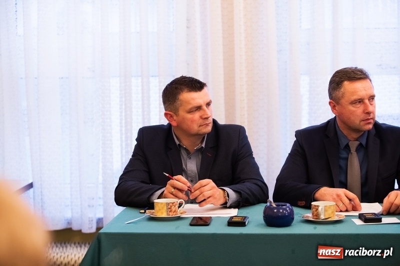 Zdjęcie w galerii na portalu naszraciborz.pl: Nowa Rada Miejska Krzanowic już pracuje wiadomości z regionu