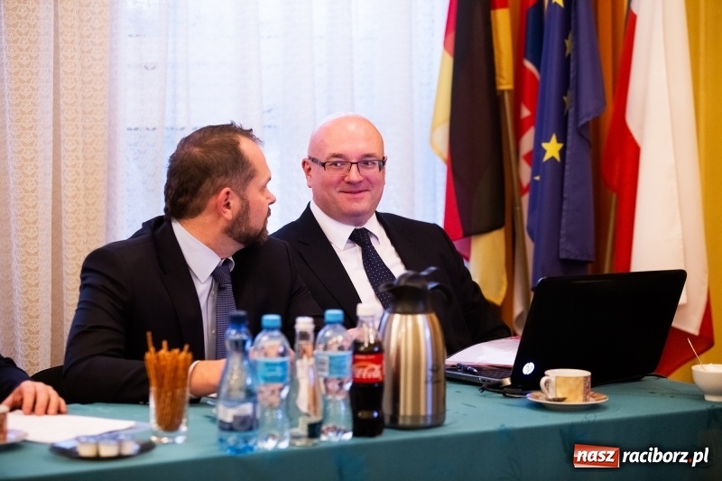 Zdjęcie w galerii na portalu naszraciborz.pl: Nowa Rada Miejska Krzanowic już pracuje wiadomości z regionu