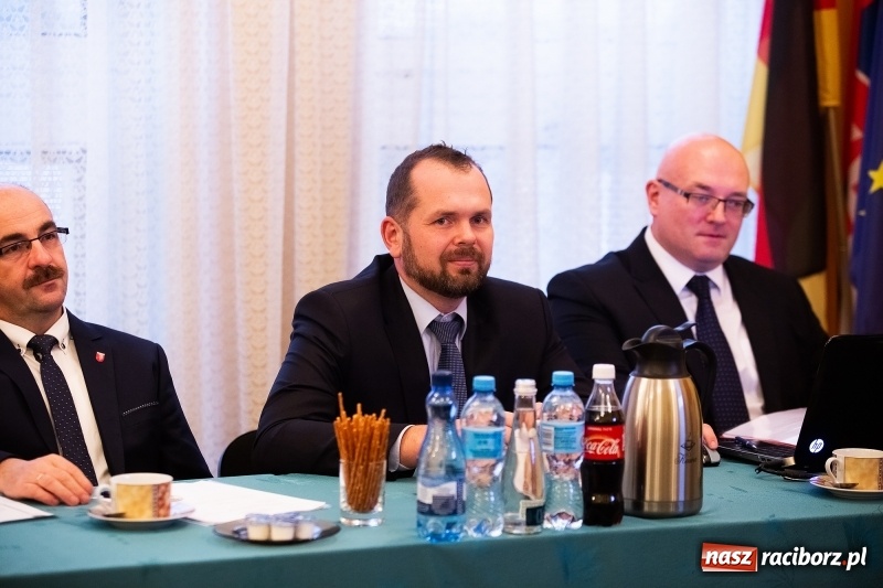 Zdjęcie w galerii na portalu naszraciborz.pl: Nowa Rada Miejska Krzanowic już pracuje wiadomości z regionu