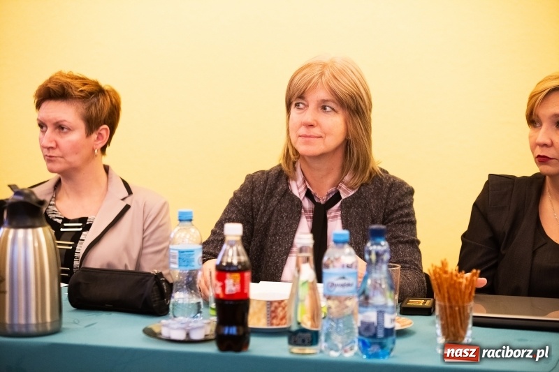 Zdjęcie w galerii na portalu naszraciborz.pl: Nowa Rada Miejska Krzanowic już pracuje wiadomości z regionu