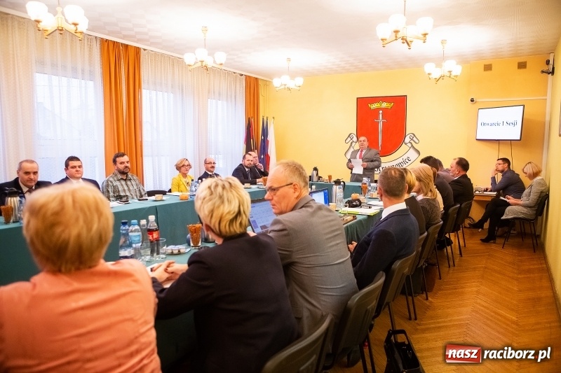 Zdjęcie w galerii na portalu naszraciborz.pl: Nowa Rada Miejska Krzanowic już pracuje wiadomości z regionu