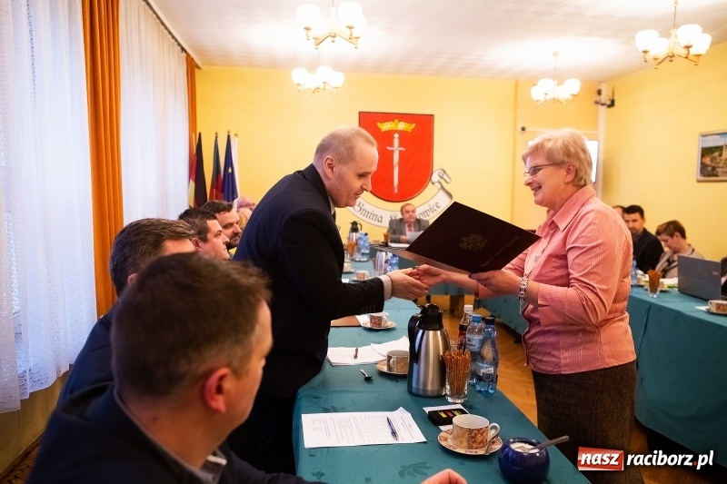 Zdjęcie w galerii na portalu naszraciborz.pl: Nowa Rada Miejska Krzanowic już pracuje wiadomości z regionu
