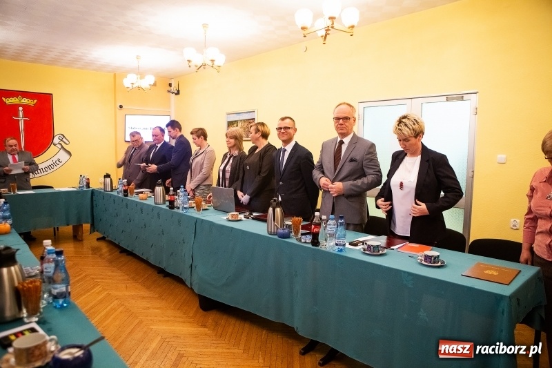 Zdjęcie w galerii na portalu naszraciborz.pl: Nowa Rada Miejska Krzanowic już pracuje wiadomości z regionu