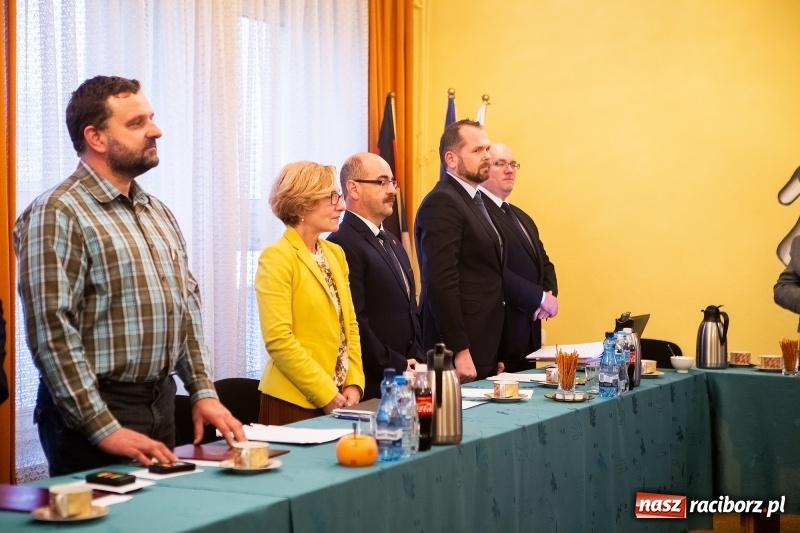 Zdjęcie w galerii na portalu naszraciborz.pl: Nowa Rada Miejska Krzanowic już pracuje wiadomości z regionu