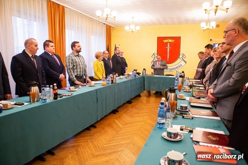 Zdjęcie w galerii na portalu naszraciborz.pl: Nowa Rada Miejska Krzanowic już pracuje wiadomości z regionu